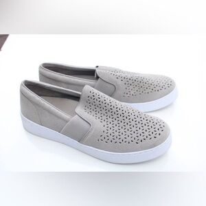 Vionic Kani slip on shoes